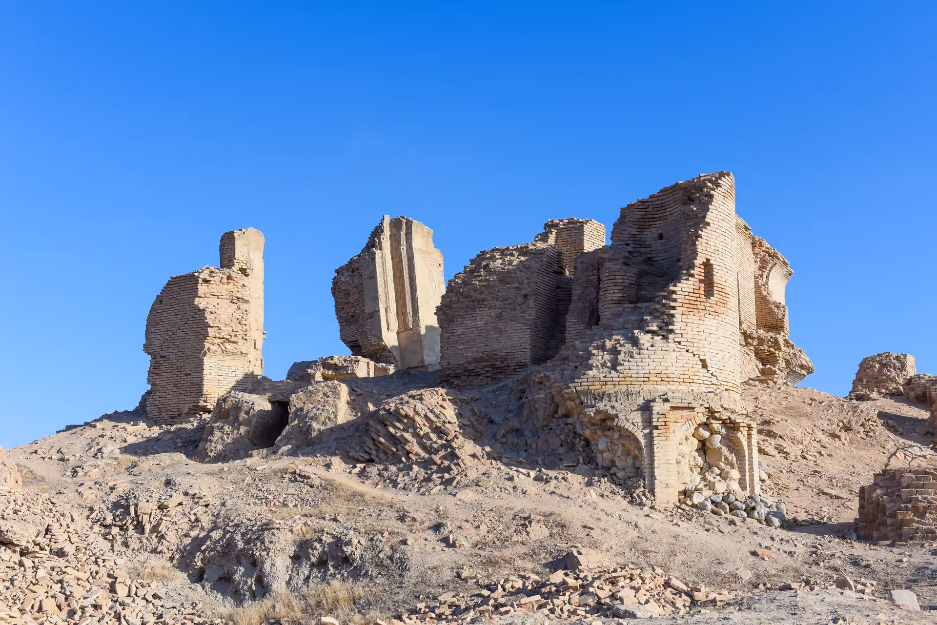 The Seyit Jemaleddin Mosque – The Dragon Mosque of Anau